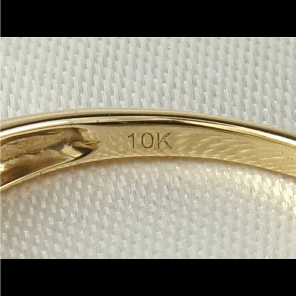 Helzberg 10k Yellow Gold Diamond-.27 tcw Band Fine Three Stone Halo Ring-Sz 7.75 - Picture 5 of 9